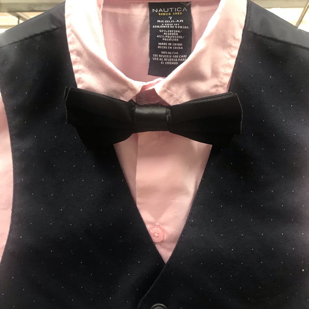 Náutica dress shirts vest and tie bundle